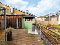 Expansive Holiday Home in Ardennes with Hot Tub Hotel in zona Abbazia di Notre Dame d'Orval