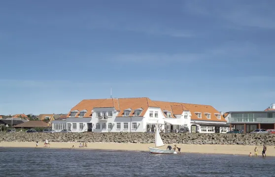 赫耶汀巴德酒店-埃斯比約A/S