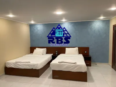 King tout pyramid Hotels in Oula