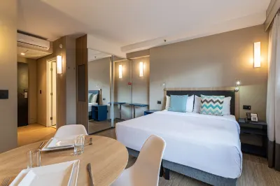 Charlie Alphaville Hotels in Баруері