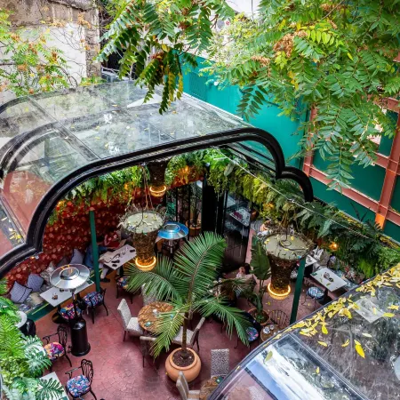 Mamy Blue Slow Living Отели рядом с достопримечательностью «Станция метро Akropolis»