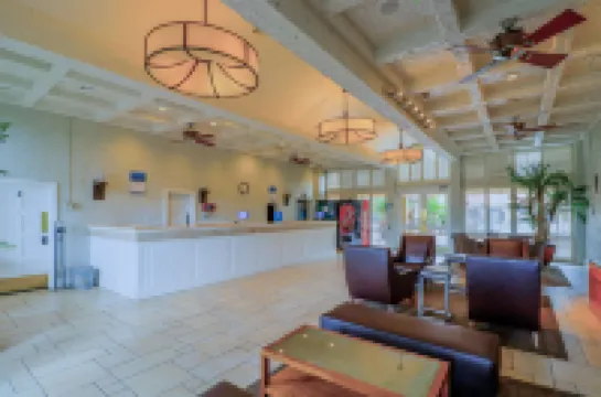 โมเทล 6 ฟีนิกซ์, AZ – สกาย ฮาร์เบอร์