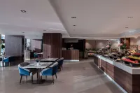Warwick Al Taif Hotel - breakfast
