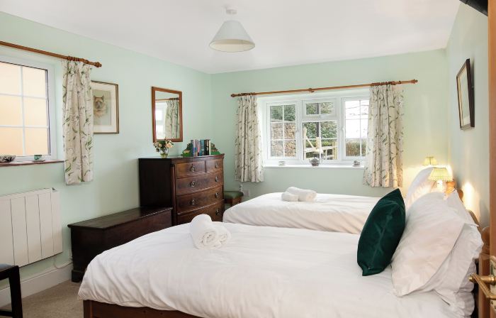 Woodcutter's Cottage - Country Retreat