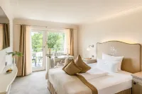 Schlosshotel Steinburg - parking