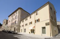 Palazzo Ruschioni Boutique Hotel Hôtels à : Osimo