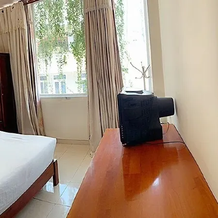 Vien Dong Hotel Отели рядом с достопримечательностью «Дамба Сен»