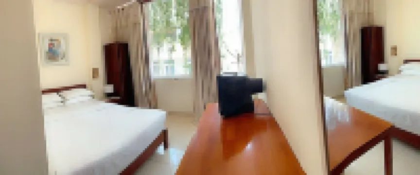 ヴエン ドン ホテル Cửa Hàng Tạp Hóa Tú Uyên周辺のホテル