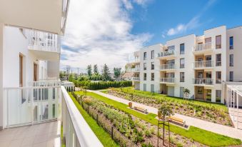 Mila Baltica, Sun & Snow