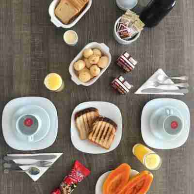 Le Ville Dining/Meeting Rooms