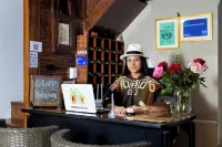 Friends Hotel & Rooftop - Historic Center & Museums