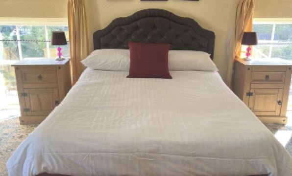 The Tontine Hotel & Bar