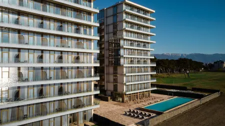 Miramare Magnetic Beach Hotel Отели в г. Tskaltsminda