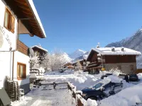 Santa San Hotels in Antagnod