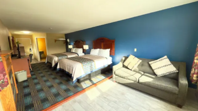 Swiss Chalets Village Inn