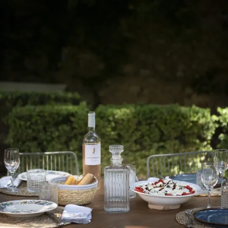 Maison Sumiane - Maison D Hotes et Locations Avec Piscine