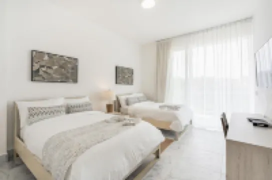 3Br-Penthouse w Jacuzzi Incl at Lake View فنادق في 