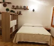 Chalet in the Woods Nestled in the Oak Forest in Monterosso Etneo Hotel in zona CA Carni