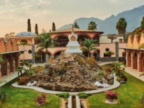 La Buena Vibra Wellness Resort & Spa テポストランのホテル