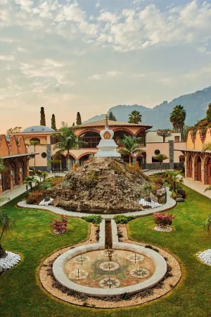 La Buena Vibra Wellness Resort & Spa Отели рядом с достопримечательностью «Ex Convento Dominico de la Natividad»