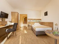 هوتل هيفترهوف Hotels near آيغن