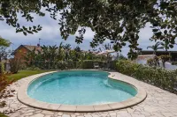 City Cottage with Garden & Pool by Wonderful Italy