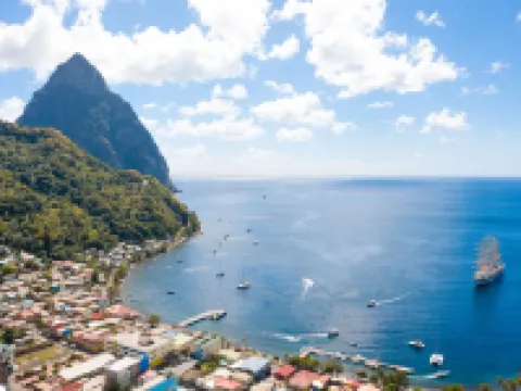 Topaz Apartment Villa - Mountain View Villa Hotels in Soufriere