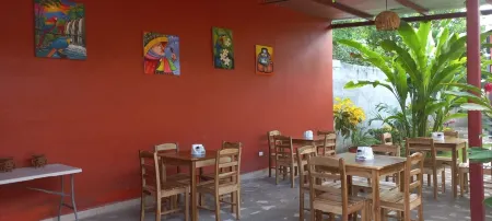 Hotel Munch Отели рядом с Аэропорт Аугусто Сандино