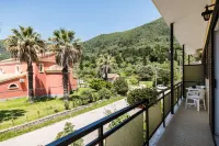 The Springfield Corner Apartments by Konnect Hotels in Feakes