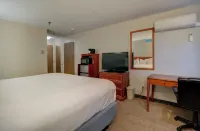 Anchorage Inn and Suites - parking