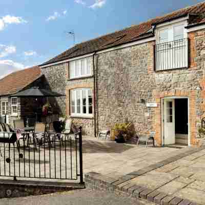 Webbington Farm Holiday Cottages Hotel Exterior