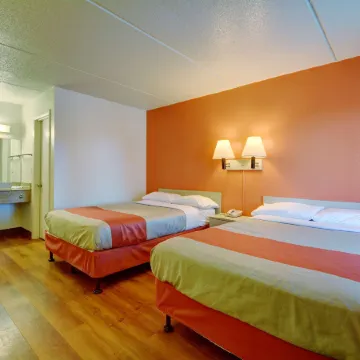 Motel 6 Chicopee, MA - Springfield