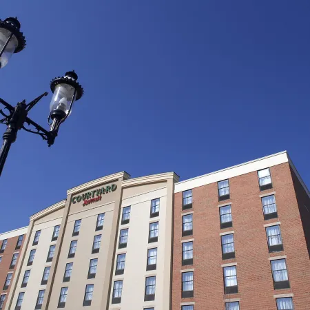 Courtyard Hamilton Отели в г. Гамильтон