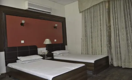 Sandal Bar Hotel Отели рядом с достопримечательностью «The Chenab Club»