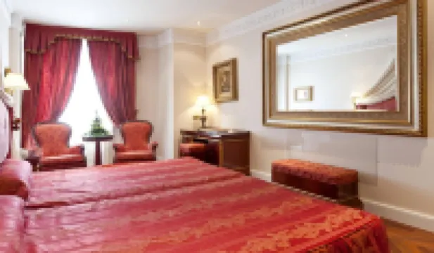 Hotel Alameda Palace