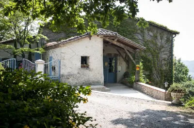 Les Huguets Hotels in Bias