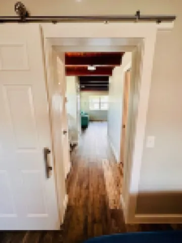 Cottage 31: Hibiscus Hut - Waterfront Lodging in Downtown Tavares, FL