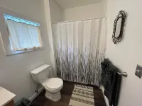 Apartment J: Jamestown Bay -Car Rental Option Hotels near Grace Harbor