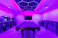 4BR ~Heated Pool+Jaccuzi+Sauna+PoolTable+Arcades+Karaoke Stage - near Domain