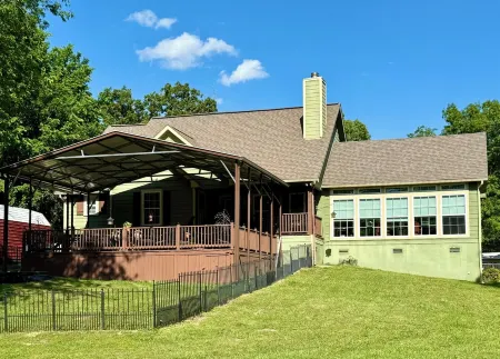 First Monday Trade Days, Spa, Fire Pit, Grill on a 600 SF Covered Party Deck.