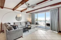 Endless Vue/Ocean/Pool front/Gorgeous unit