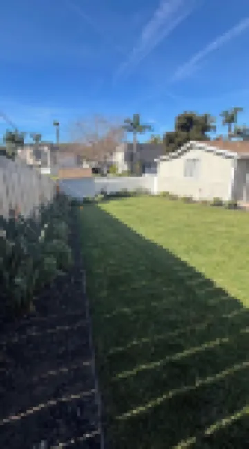 Charming 2-bedroom house in delightful Solana Beach with AC, WiFi.