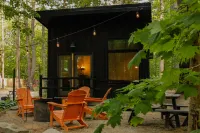 Accessible Oasis in the Woods with Fire Pit - Exquisite, Tranquil Cabin Hotels in Freeport