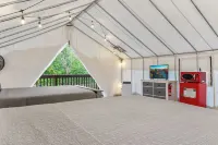 Furnished Glamping Tent/2 Queen Beds/Red River Access- Soaring Eagle - #7