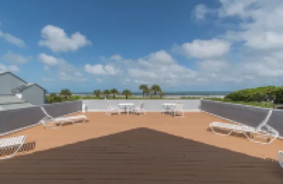 Tropical Retreat with Ocean View and Resort Amenities - Cozy Sanctuary