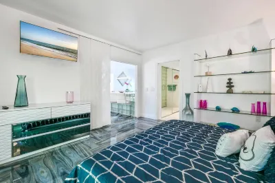 2 Homes/5000sqft Pool Deck,Heated Pool,Giant Chess Hotels near Shoppes of Pebblebrooke
