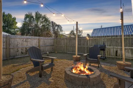 Game Room, Hot Tub and Outdoor Seating - Stunning New Build