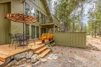 Private Hot Tub and Foosball Game - Charming Classic Cabin