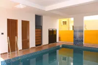 Le Premier Inn -with Swimming Pool