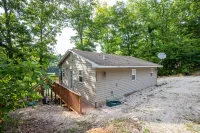 Elevated Lake Access and Scenic Views - Charming Rustic Retreat Hotel a Osage Township